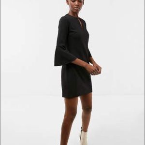 Express keyhole shift dress